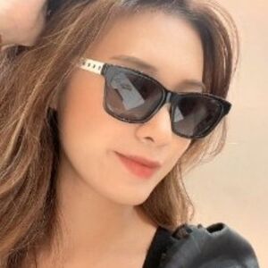 Chanel BLACK & WHITE SUNGLASSES. Lenses:Gray Ref CH5484 1656/s6