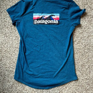 NWOT, PATAGONIA T-SHIRT, wave, Size medium