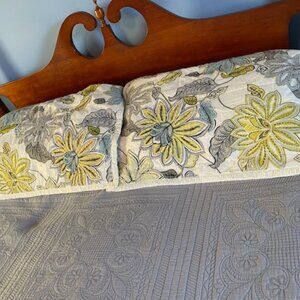 THRESHOLD Dutchwax Jacobean Floral Quilted Yellow Teal Pillow Sham Standard (2)