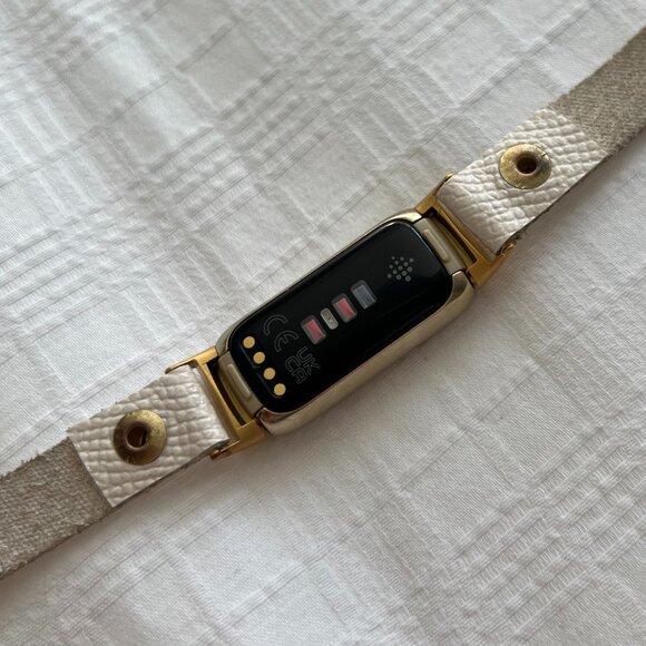 Fitbit Luxe Tracker with Leather Band - Picture 4 of 7