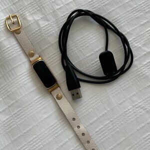 Fitbit Luxe Tracker with Leather Band