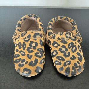 Monkey Feet Baby Shoes Moccasins leopard print sz 12-18 months