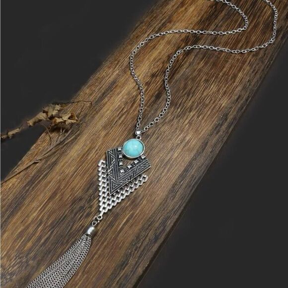 Turquoise Decor Geometric & Metal Tassel Charm Necklace - Picture 4 of 15