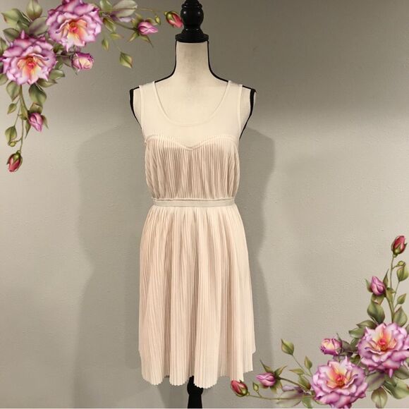 Blush sleeveless pleated dress  - Picture 1 of 14