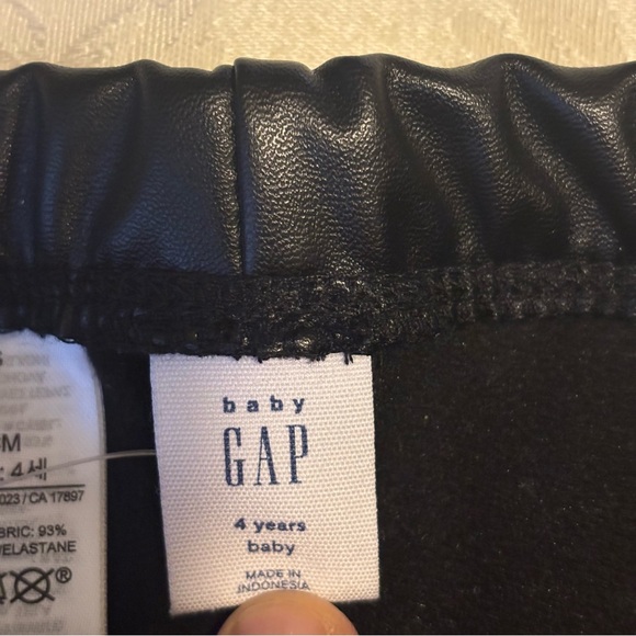 NWT Baby Gap Black Vegan Leather Leggings, Size 4 - Picture 6 of 9