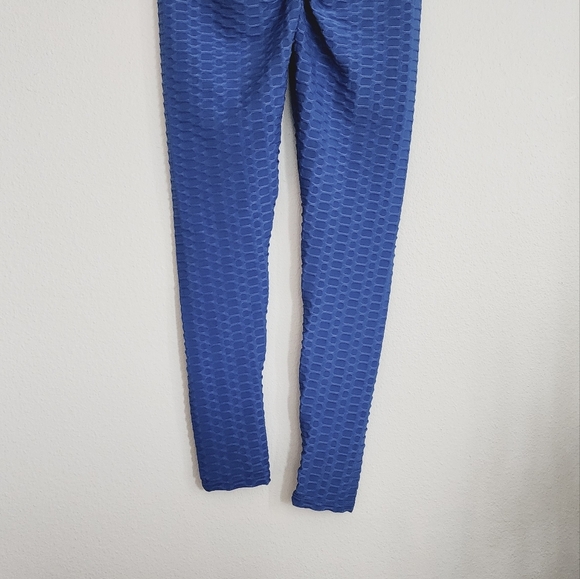 Workout Butt Scrunch Leggings No tag..2 pair High waisted..black and blue  Sz S - Picture 8 of 10