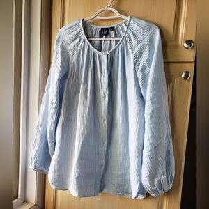 3 for $25 ❤ Gap button up long sleeve cotton top medium