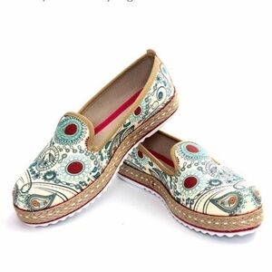 Goby Paisley Slip-On Sneakers New in Box Size 6