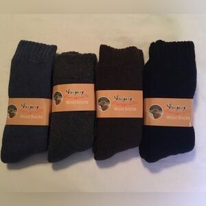 Set of 4 Wool socks NWT (Unisex)