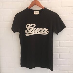 Gucci Men’s Tee Appliqué Logo Short sleeve Black Cream Cotton Sz S