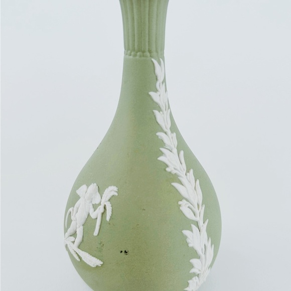 Green Wedgwood Jasperware Bud Vase - Picture 5 of 8