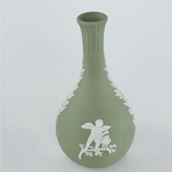 Green Wedgwood Jasperware Bud Vase - Picture 4 of 8