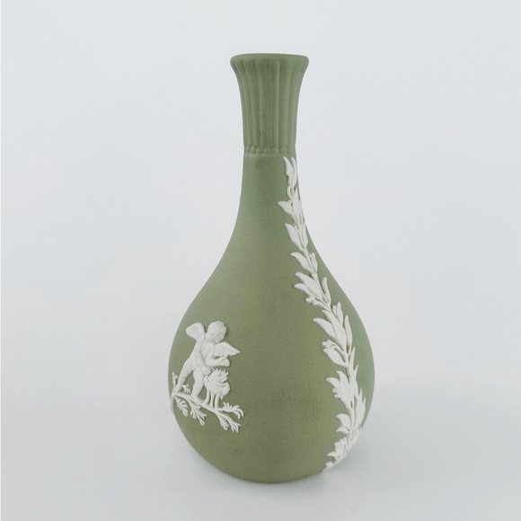 Green Wedgwood Jasperware Bud Vase - Picture 7 of 8