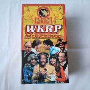 WKRP IN CINCINNATI VOLUMES 1, 2 & 3 BOXED SET VHS APPROXIMATELY 200 MINUTES 1998