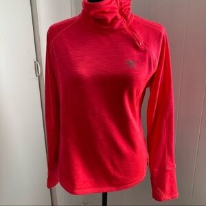 - Umbro pull over top Women s LG Bright Pink