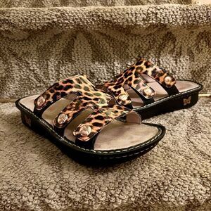 EUC Women's Alegria Dinah Leopard Print Patent Leather Sandals Shoes 40 9.5 - 10