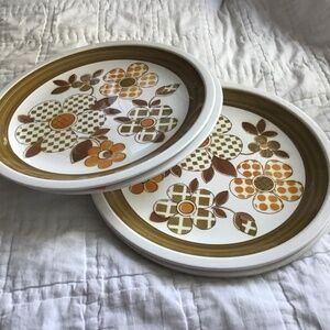 SET OF FIVE VINTAGE FLOWER POWER MIKASA DINNER PLATES