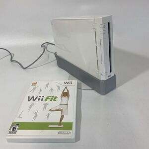 Nintendo Wii Console rvl-001 Bundle With Wii Fit