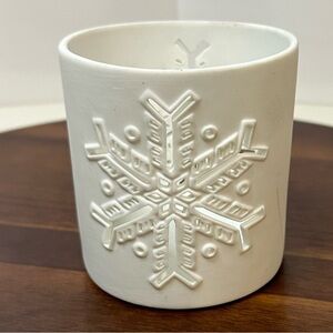 Crate & Barrel Flurry Ceramic Hurricane