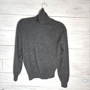 LORD & TAYLOR Sweater size Medium 100% Cashmere Gray Turtleneck