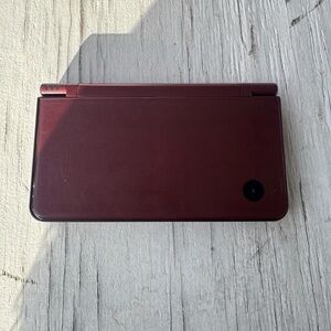 Nintendo DSI XL Burgundy