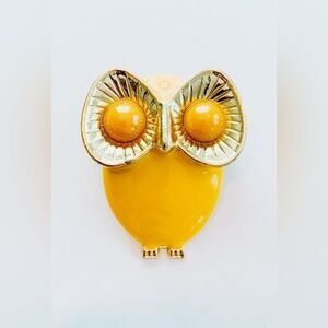 Vintage Mid Century Owl Brooch Yellow Enamel​