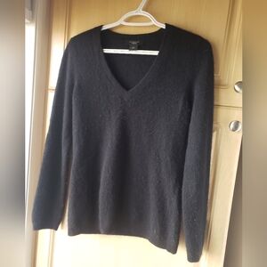 Ann Taylor Cashmere v neck black sweater