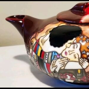 Teapot by Benaya KISS '09 Teapot 3.5"x8.5"x3"...