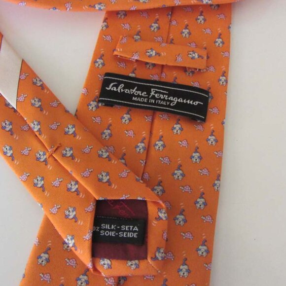 FERRAGAMO orange dogs turtles printed neck tie 100% silk - Picture 6 of 6