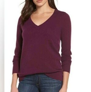 Halogen women's vneck Cashmere sweater deep purple in small