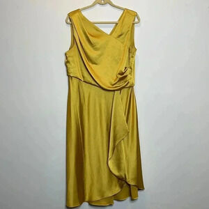 Taylor gold Dress 