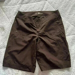 Arc'Teryx size 8 snap and zip  close shorts