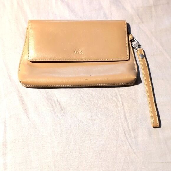 The Sak Wristlet - Picture 1 of 8