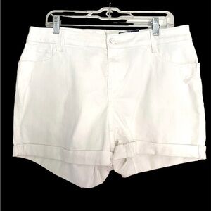 NWT Apt 9 White Shorts