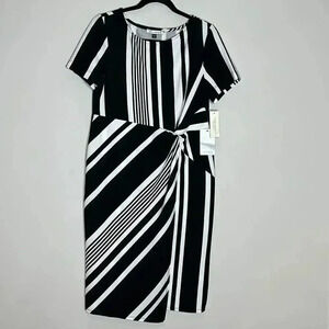 Tash + Sophie Dress Black and White Strip with Twist/Knot Detail on Front 10P