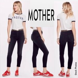 MOTHER The Stunner Crop Blackbird Wash Buttonfly Jeans (25)