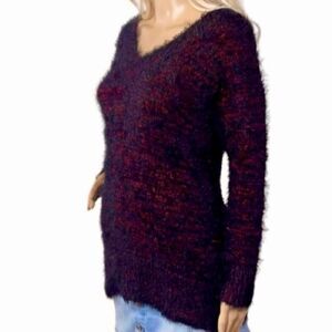 Rock and Republic Textured Metallic V Neck Sweater in Black/Burgundy Women’s M