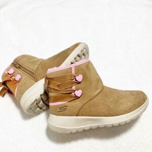 Skechers girl’s tan faux suede and faux fur booties sz13