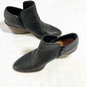 Lucky Brand black leather Saucie booties Sz 6/36.5