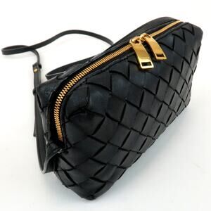 💎✨AUTHENTIC✨💎BOTTEGA VENETA Leather Shoulder Bag Black