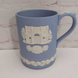 Vintage Wedgwood Blue Jasperware Christmas 1981 Marble Arch Mug