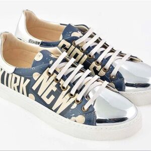 Goby New York City Sneaker Shoes Women SZ 9.5 EU 40 Navy Cream