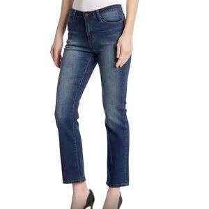 Tahari Debbie High Rise Straight Leg Jeans in Medium Blue Wash Women’s 8/29