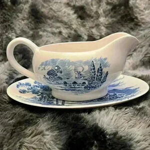 Vintage Wedgwood (countryside) Gravy  Boat