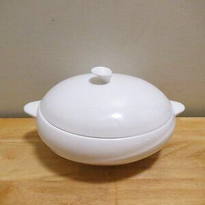 Wedgwood Solar Covered Vegetable Serving Bowl White Oval 8.5" Bone China