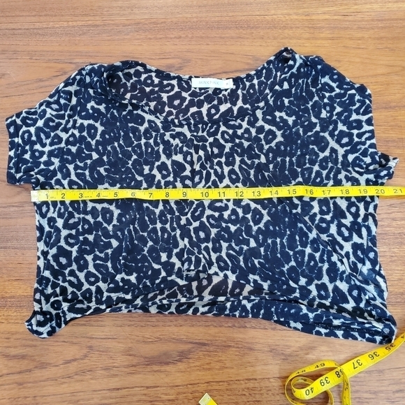 Minkpink leopard print crop t shirt. Womens medium VGUC - Picture 4 of 10