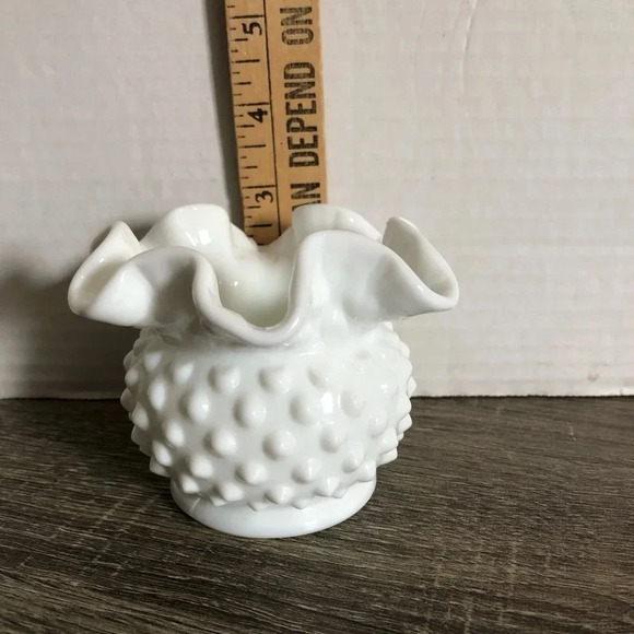 Vtg Fenton  Ruffle Hobnail Vase - Picture 6 of 6