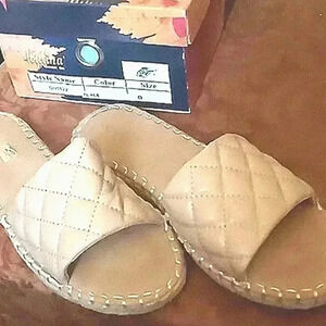 MATA SIZE 9 CUTION SLIP ON SANDALS HANDCRAFTED WOVEN