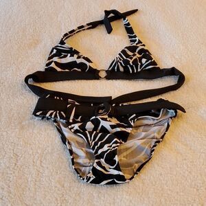 NWOT Venus Ladies Bikini 10