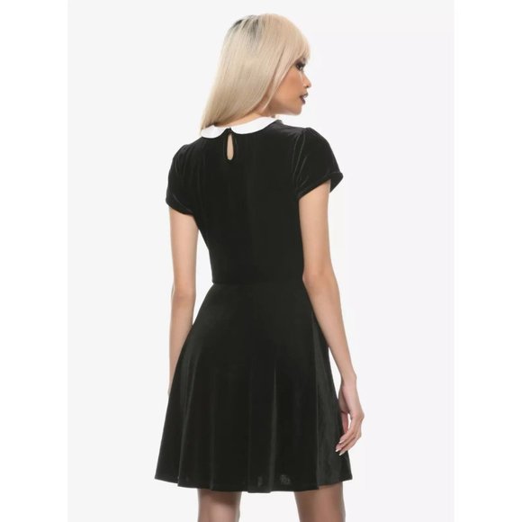 NWT Hot Topic Wednesday Addams Black Velvet White Collar Dress - Picture 2 of 11